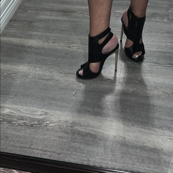 Heels - Picture 5 of 6
